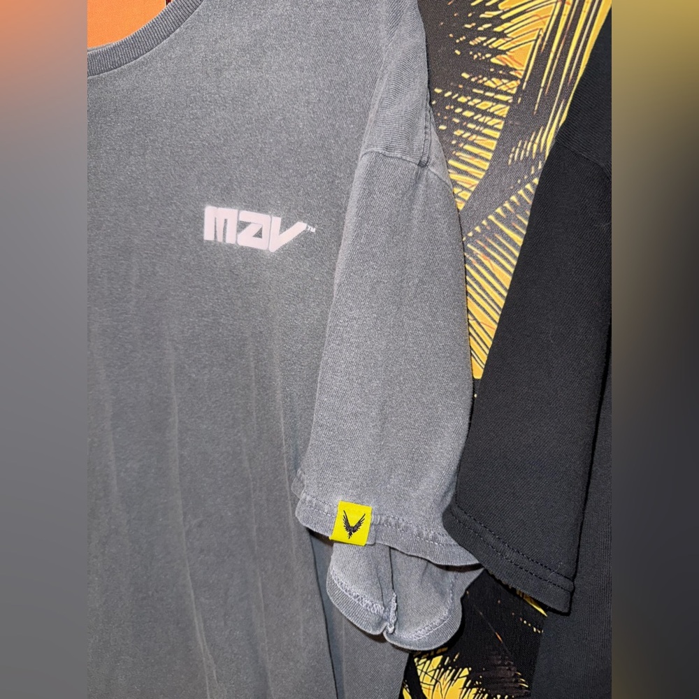 Logan Paul Maverick Gray and Black Men's T-Shirt Set - Picture 3 of 10